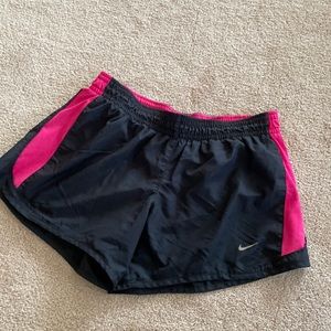 Women’s M Black and hot pink Nike shorts